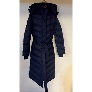 Sz S Alaska Airlines long Puffer Jacket